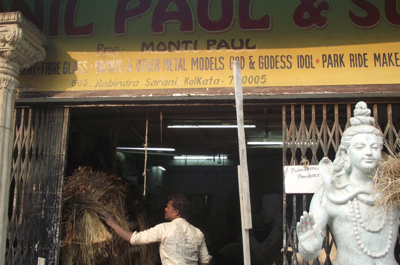 Durga Puja preparations: visiting Kumartuli, the Idol-Making district in Kolkata, India