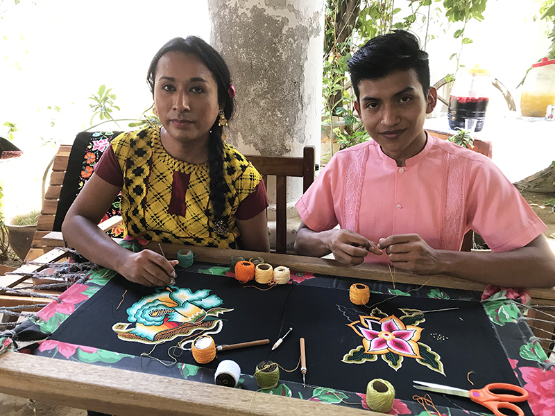 Learning traditional Mexican Gancho Embroidery from the Istmo of Tehuantepec, Oaxaca, Mexico and trying on a Huipil Grande